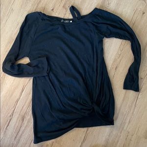 Black sweatshirt sweater